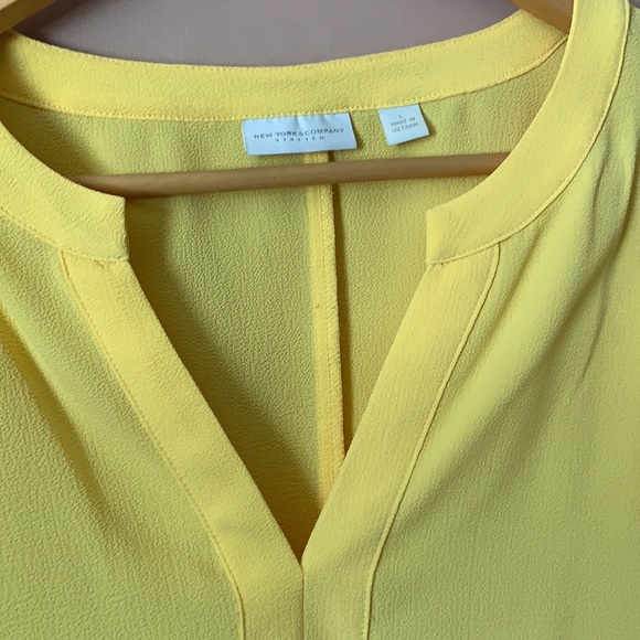 VIBRANT ‘NY&C’ YELLOW BLOUSE! - Picture 4 of 7